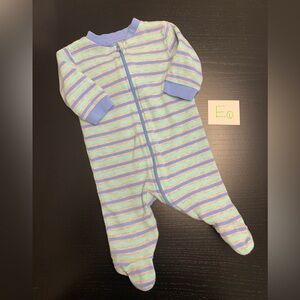 ⭐️2/$8.00⭐️—Striped 0-3m Footed Baby Sleeper
